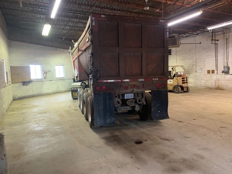 More Photos Of 2711 S M 52, Owosso Warehouse For Lease