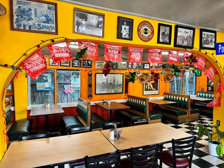 More Photos Of 703 S 75th St, Houston Restaurant For Sale