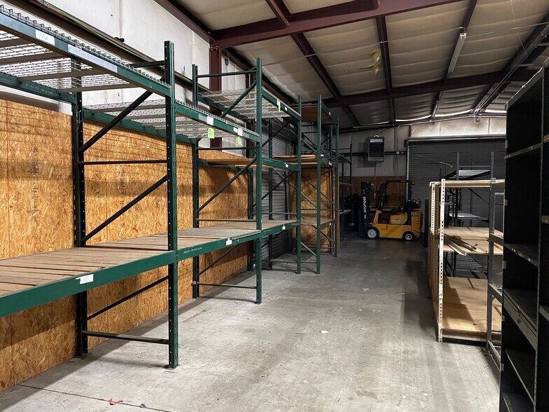 More Photos Of 433 S Main St, Swainsboro Showroom For Sale