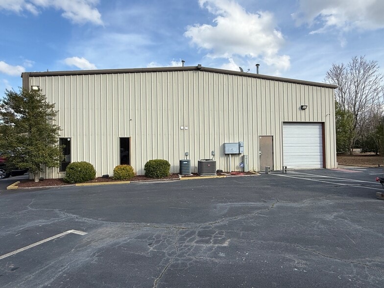More Photos Of 125 Quantum St, Holly Springs Warehouse For Sale