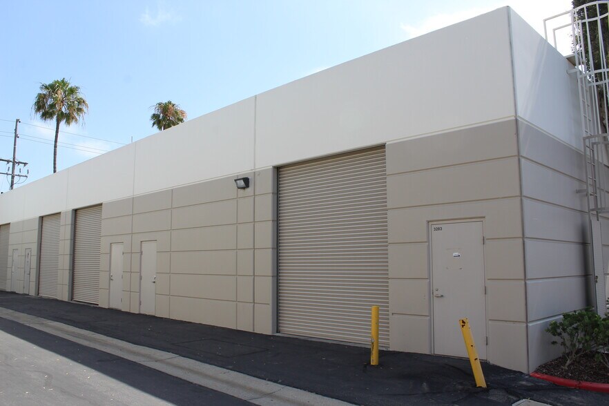 More Photos Of 3283-3299 Walnut Ave, Signal Hill Unknown For Lease