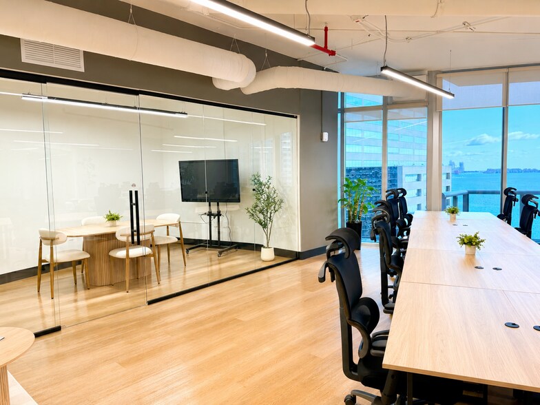 More Photos Of 1100 Brickell Bay Dr, Miami Coworking Space