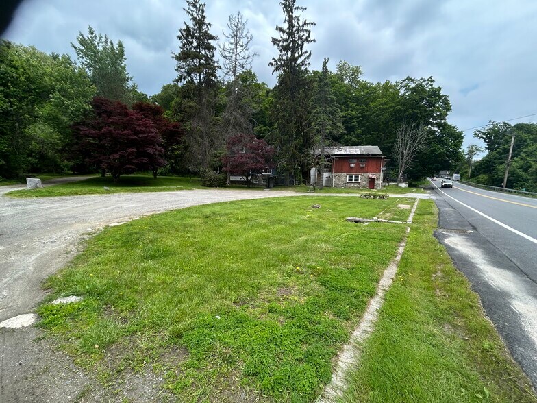 More Photos Of 539-541 Route 52, Kent Lakes Hotel For Sale