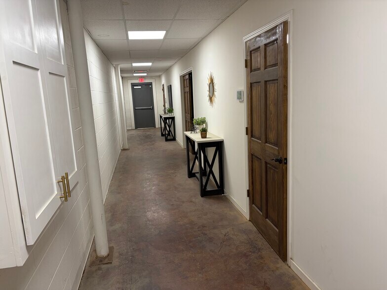 More Photos Of 344 1st St, Flora Restaurant For Lease