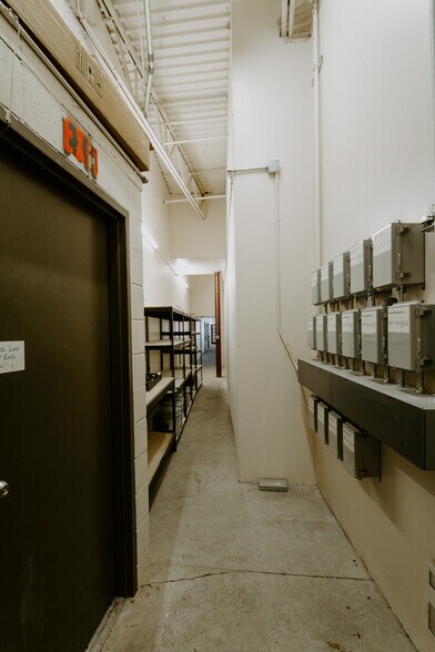 More Photos Of 5575-5599 W 78th St, Edina Research And Development For Lease