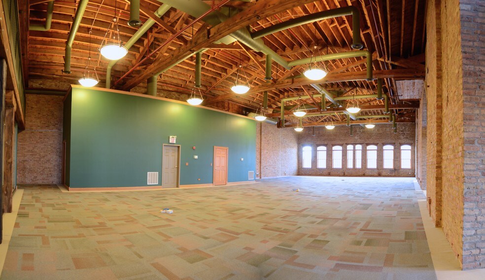 More Photos Of 1 Douglas Ave, Elgin Loft Creative Space For Lease