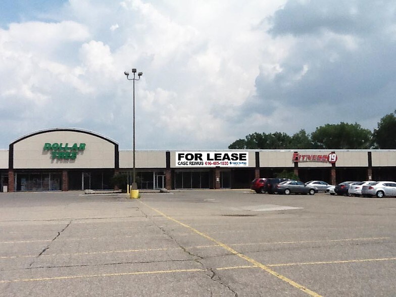 More Photos Of 5270-5296 Eastern Ave SE, Kentwood Storefront For Lease