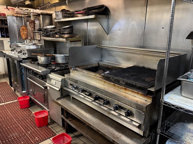 More Photos Of 324-326 S Beverly Dr, Beverly Hills Restaurant For Lease
