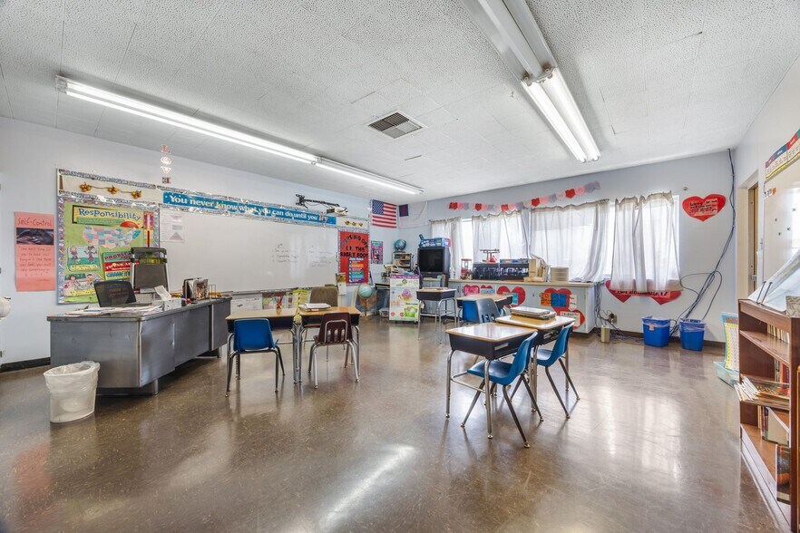 More Photos Of 6338 N Figueroa St, Los Angeles Schools For Lease