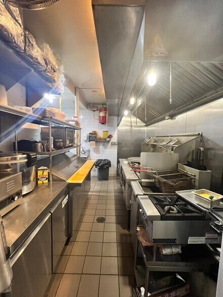 More Photos Of 176 Bleecker St, New York Apartments For Lease