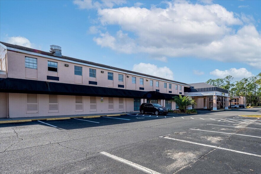 More Photos Of 510 Lane Ave S, Jacksonville Hotel For Sale