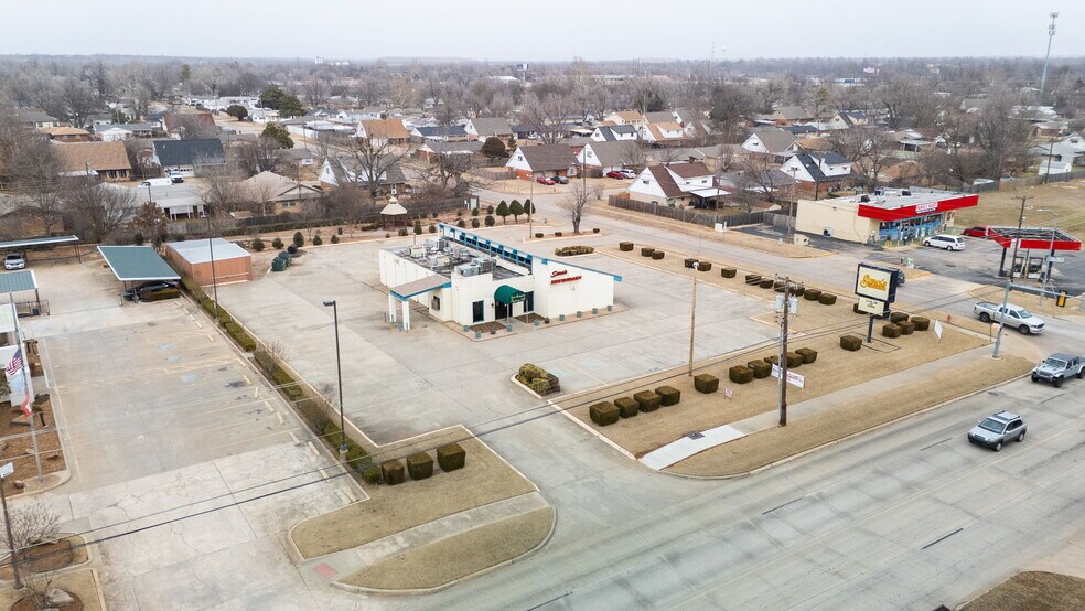 More Photos Of 3731 SE 15th St, Del City General Retail For Sale