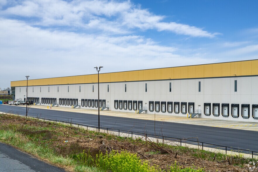 More Photos Of 120 Piccard Rd, New Castle Distribution For Lease