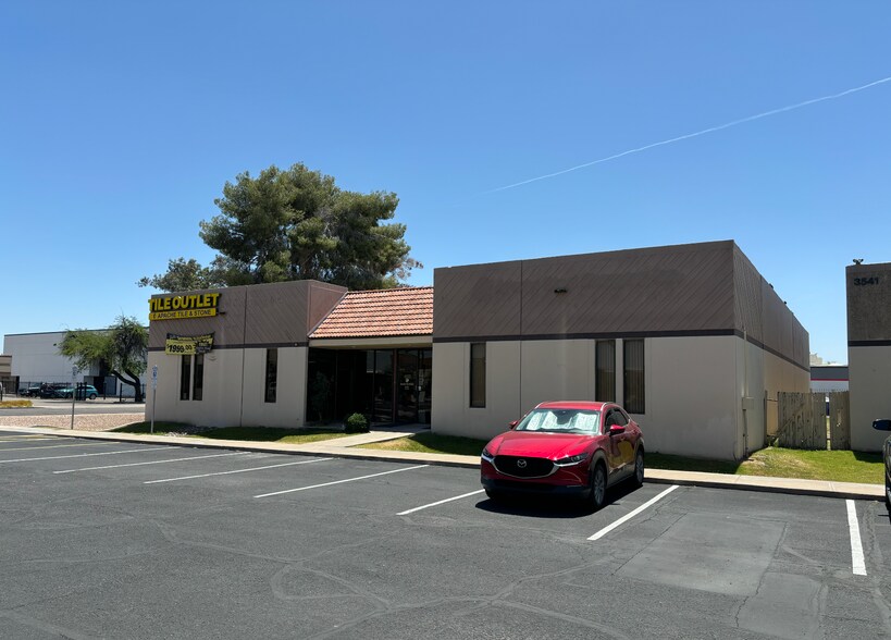 More Photos Of 3549 E Broadway Rd, Phoenix Warehouse For Lease