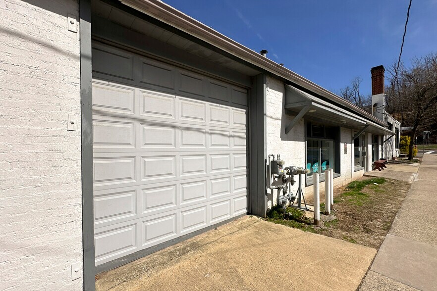 More Photos Of 99 S Main St, Lambertville Storefront For Sale