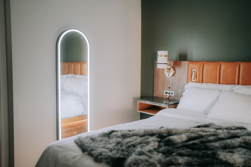 More Photos Of 1107 N Broadway, Santa Maria Hotel For Sale