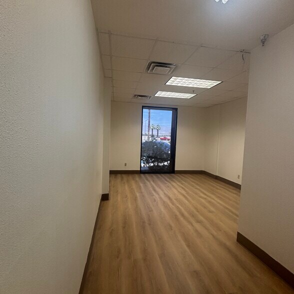 More Photos Of 46341 Commerce St, Indio Warehouse For Lease