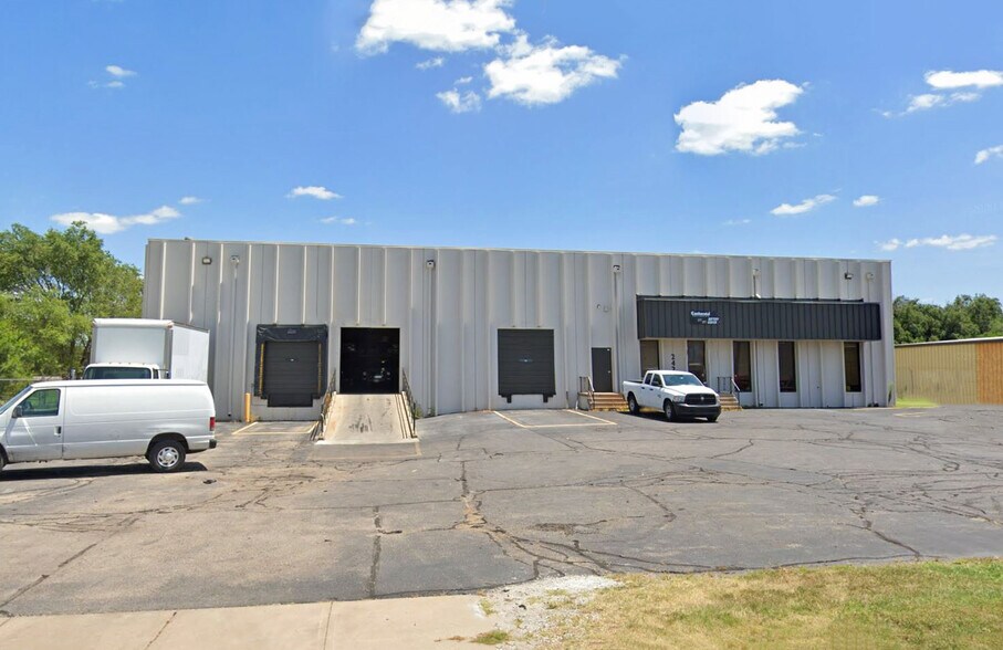 Primary Photo Of 2424 S St Francis St, Wichita Warehouse For Lease