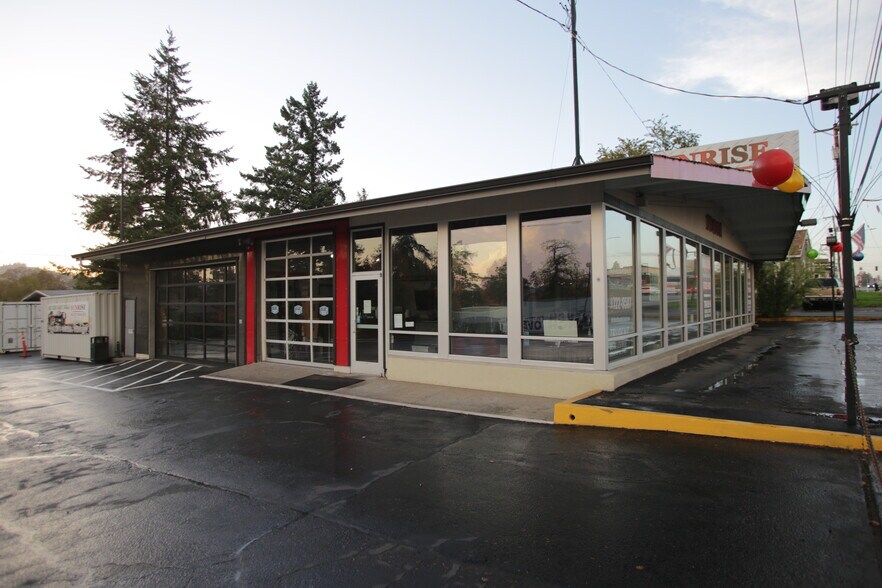 More Photos Of 16001 SE Mcloughlin Blvd, Milwaukie Auto Repair For Lease