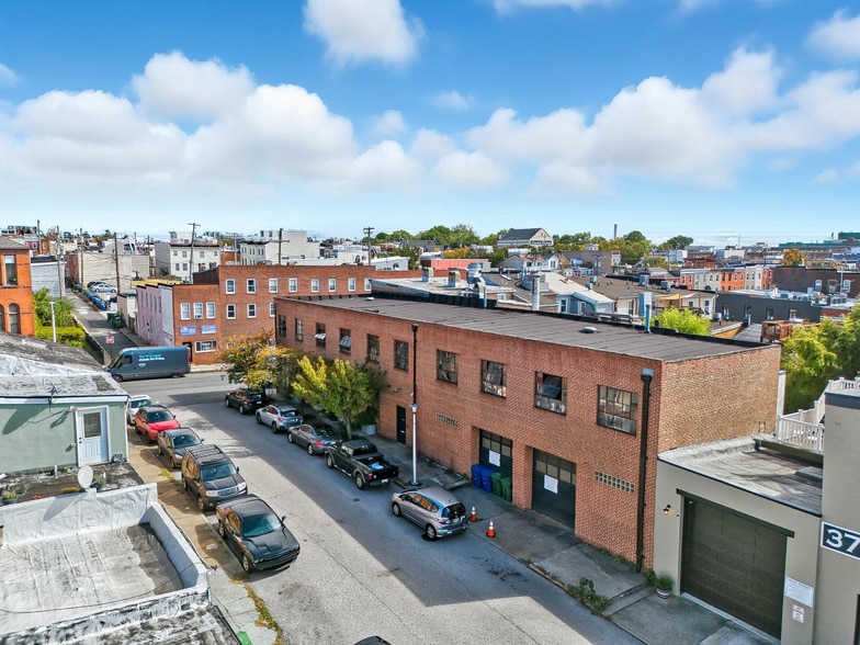 More Photos Of 1438-1442 Light St, Baltimore Showroom For Sale