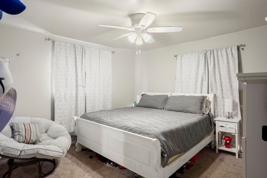 More Photos Of 1600-1604 Garland St, Lakewood Apartments For Sale