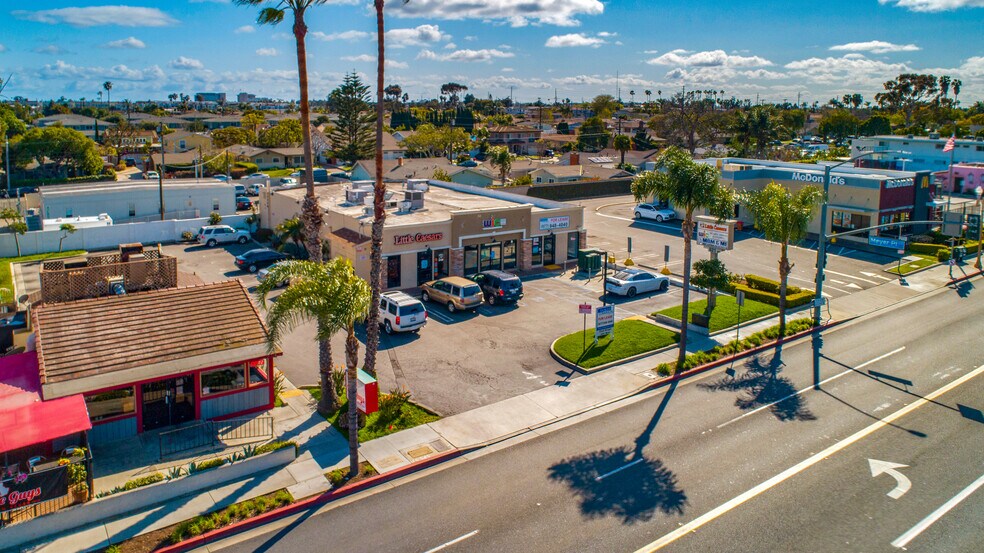 More Photos Of 621 W 19th St, Costa Mesa Storefront Retail Office For Lease