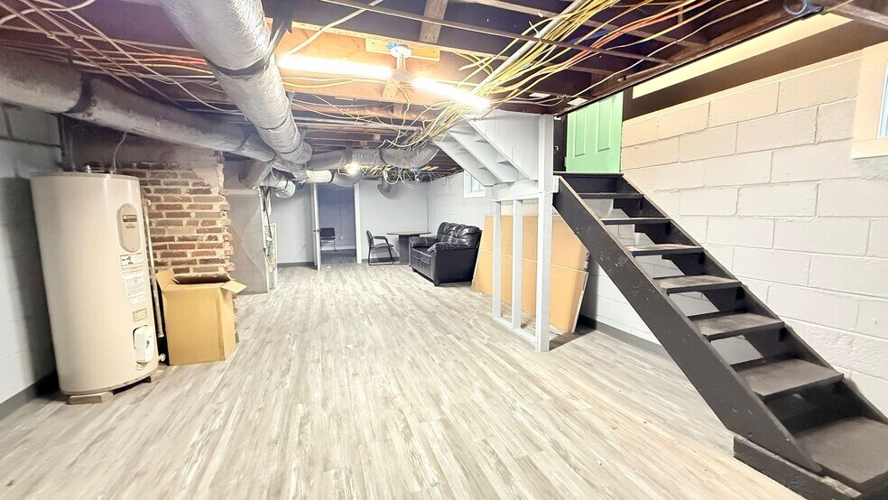 More Photos Of 180 N US 31, New Whiteland Loft Creative Space For Lease
