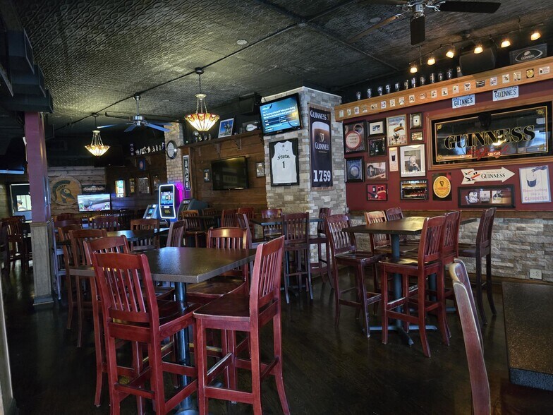 More Photos Of 4263 Lincoln Ave, Chicago Restaurant For Lease