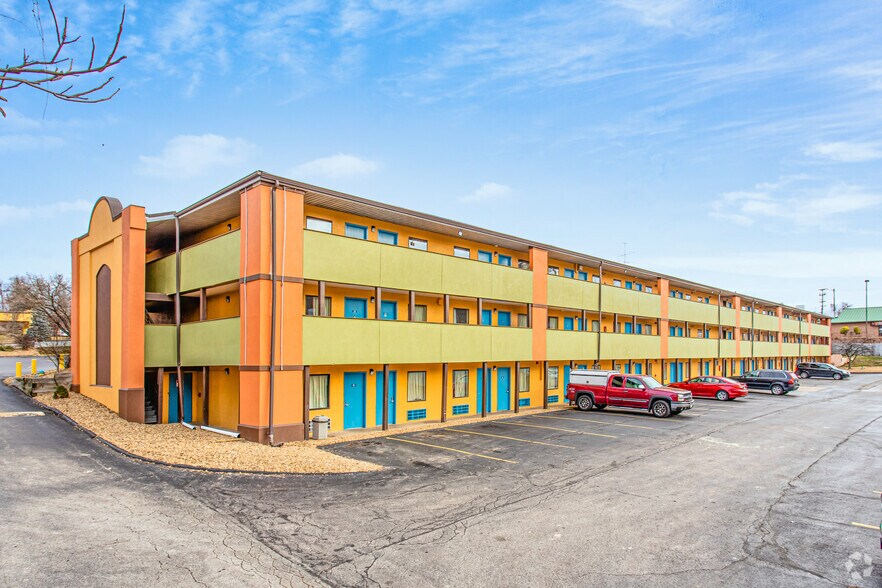 More Photos Of 2727 Mosside Blvd, Monroeville Hotel For Sale