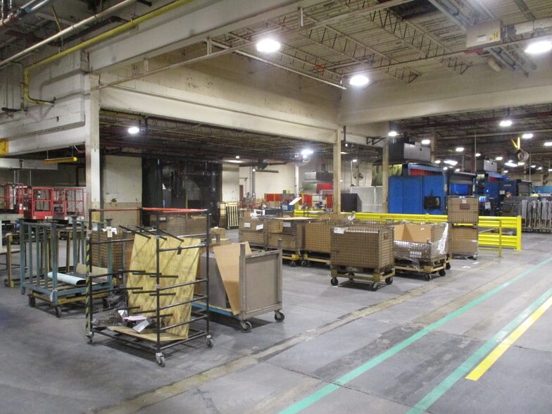 More Photos Of 2800 Estes St, Norton Shores Manufacturing For Sale