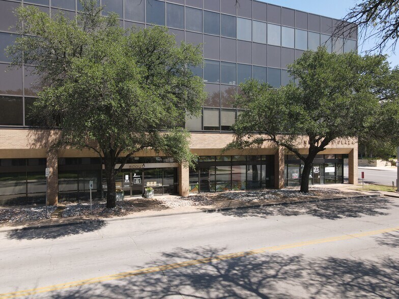 More Photos Of 333 W Main St, Ardmore Medical For Sale