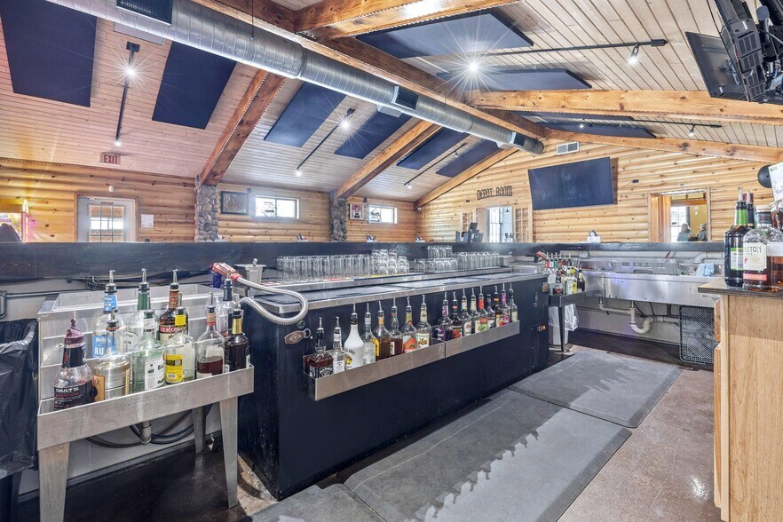 More Photos Of 511 Fergus Ave, Erhard Restaurant For Sale