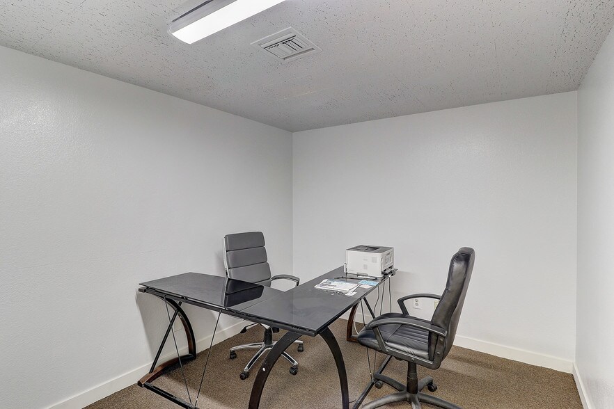 More Photos Of 5901 W Indian School Rd, Phoenix Medical For Sale