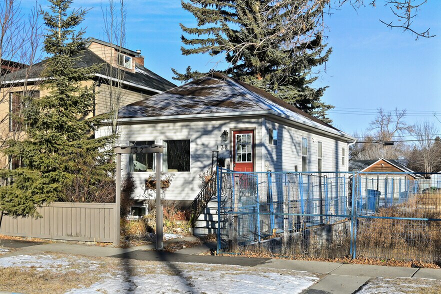 Primary Photo Of 132 17 Avenue NW, Calgary Office For Sale