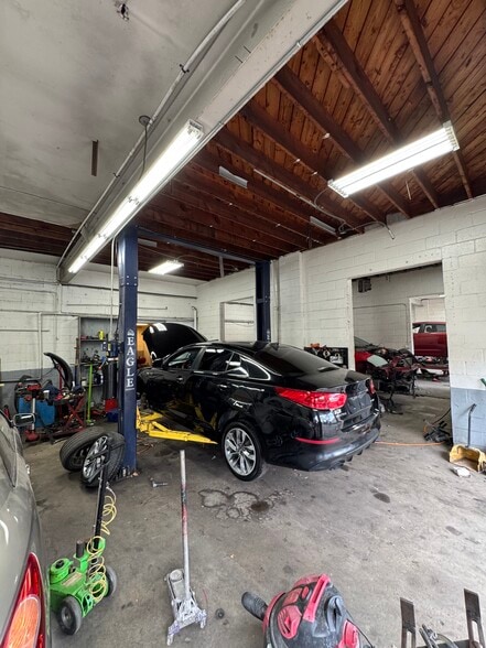More Photos Of 1708 Austell Rd SE, Marietta Auto Repair For Sale