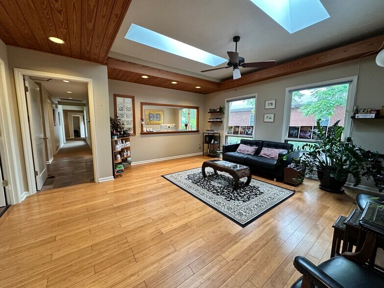 More Photos Of 2080 Prince Ave, Athens Medical For Lease