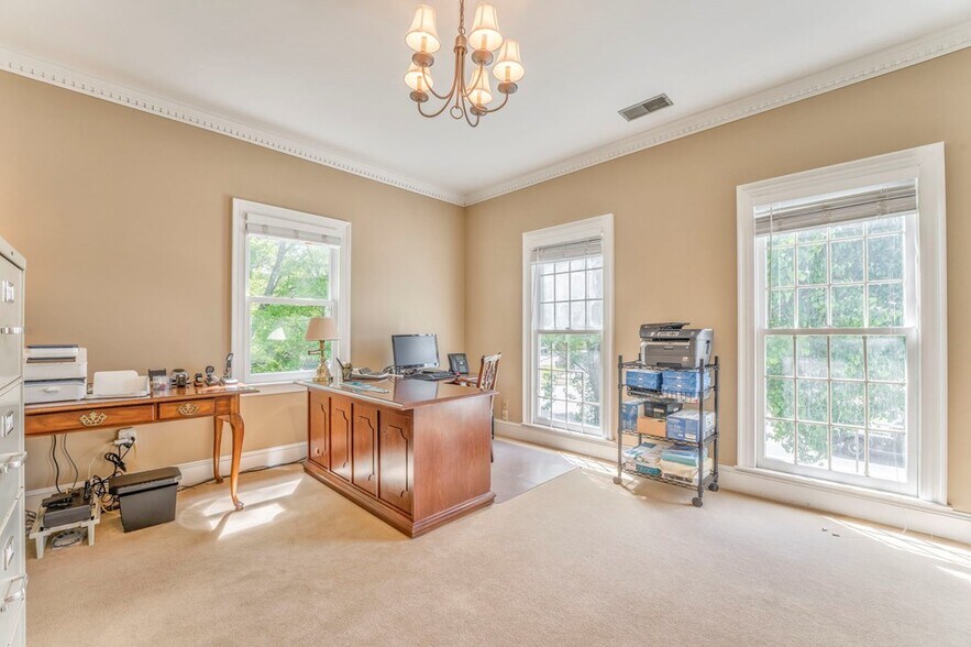 More Photos Of 417 Court St, Calhoun Office For Sale