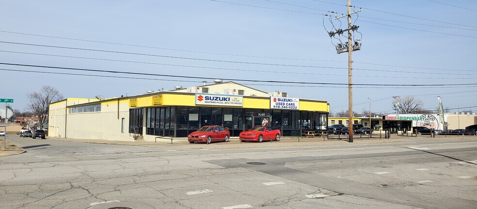 More Photos Of 2007-2015 E 11th St, Tulsa Auto Dealership For Sale