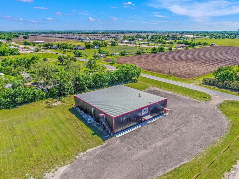 More Photos Of 9489 Slovacek rd, Snook Specialty For Sale