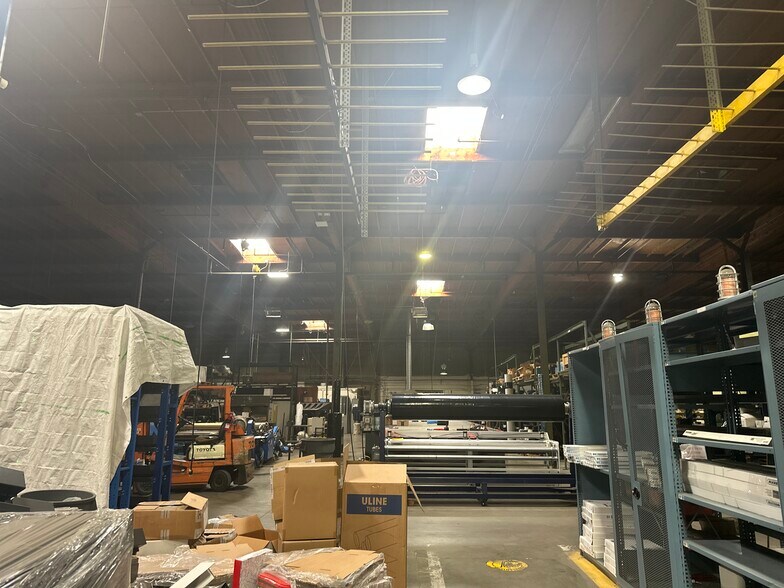 More Photos Of 2915 E Washington Blvd, Los Angeles Warehouse For Sale