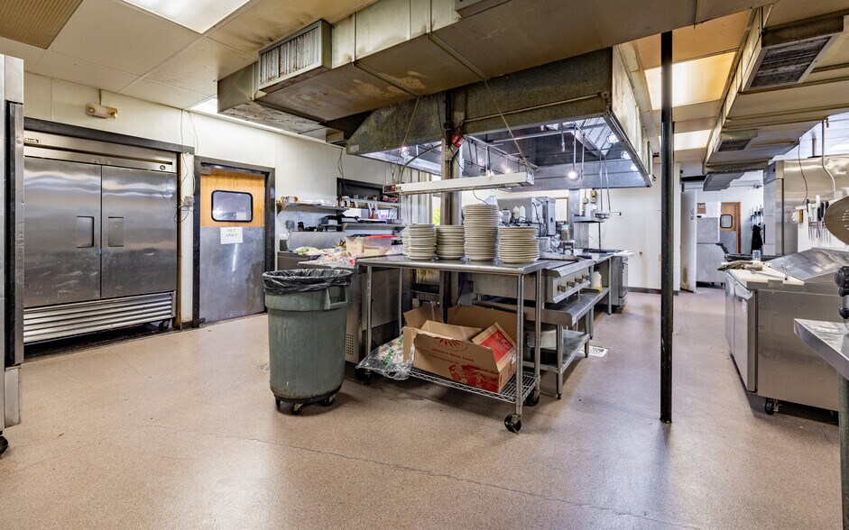 More Photos Of 1651 8th St, Cody Restaurant For Sale