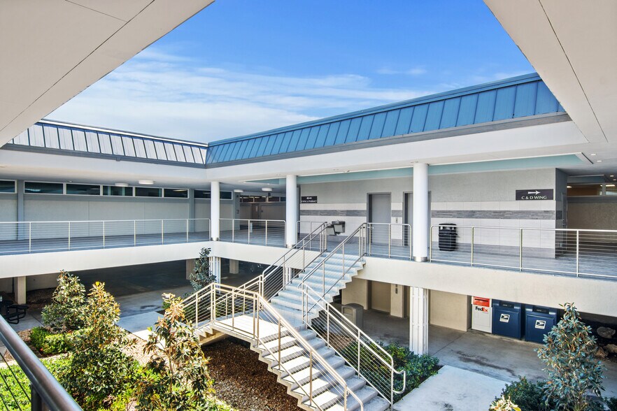 More Photos Of 777-787 37th St, Vero Beach Medical For Lease