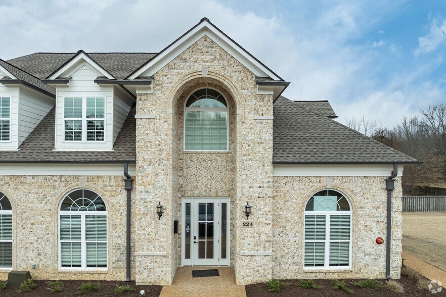 Primary Photo Of 224 Grand Steeple Dr, Collierville Medical For Lease