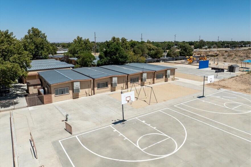 Primary Photo Of 3700 W Avenue L, Lancaster Schools For Lease