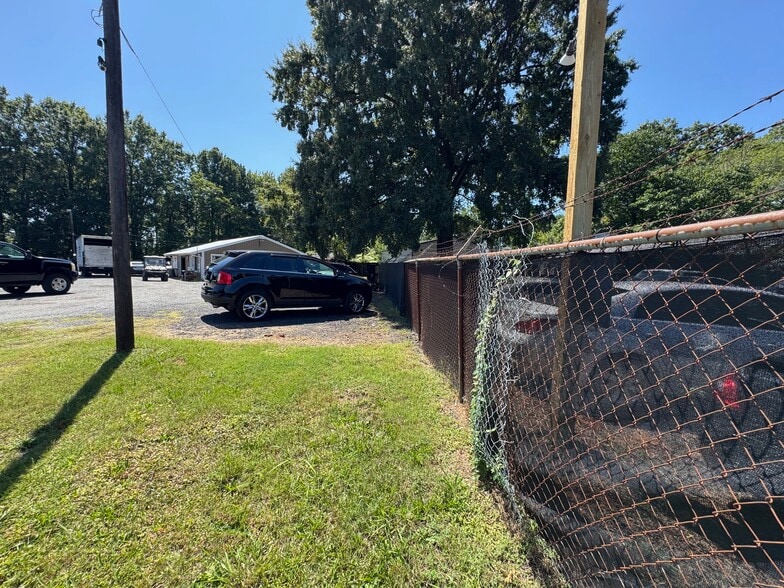 More Photos Of 2225 W Sugar Creek Rd, Charlotte Freestanding For Sale