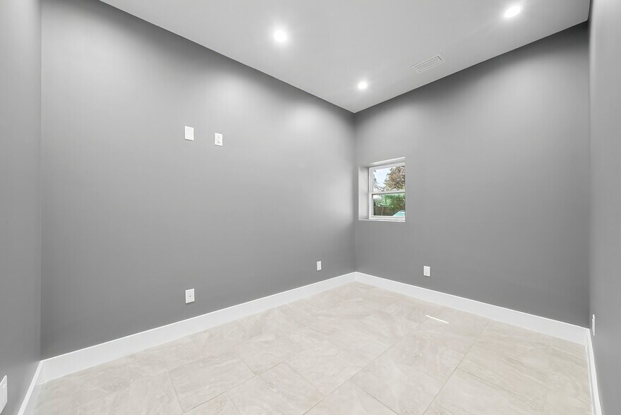 More Photos Of , Panama City Office For Sale