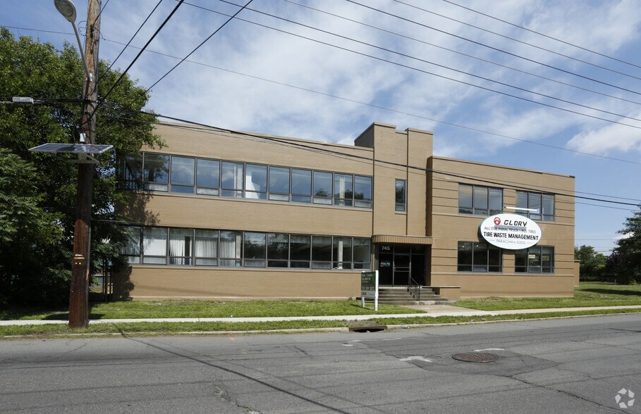 More Photos Of 745 Joyce Kilmer Ave, New Brunswick Warehouse For Sale