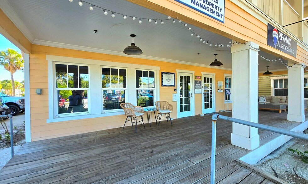 More Photos Of 317 W Pine Ave, Anna Maria Storefront Retail Residential For Lease