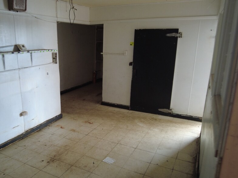 More Photos Of 500 Old Indiana 28 Hwy, Williamsport Freestanding For Sale