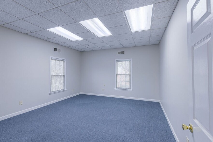 More Photos Of 1111 Cambridge Sq, Alpharetta Office Residential For Lease